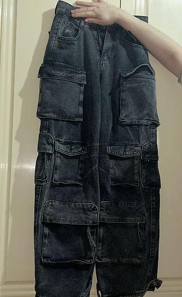 jeans: Geniş kəsimli, tünd-boz yuyulma effektli cins kargo şalvar az — 2