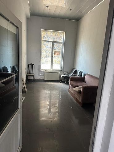 memar ecemi: Fatmayı qəsəbəsində, yol kənarında yerləşən 3 mərtəbəli 1000 m² — 5