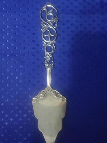 novruz bezeyi: Metal tort/piroq spatulası – naxışlı dəstəkli - Material: metal — 1