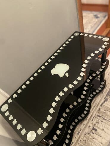 asma tavan ustasi: Düz TV altlığı, Polkalı, Şüşəli, Azərbaycan — 2