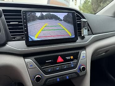 hyundai 4500: Hyundai Elantra: 0.2 l | 2018 il Sedan — 5