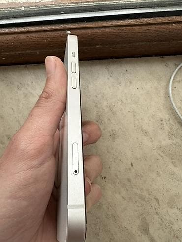 poco m7 pro: IPhone 13, 128 GB, Ağ, Simsiz şarj — 2