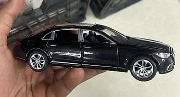 Kolleksiya üçün die-cast miniatür sedan model avtomobil - Rəng — 10