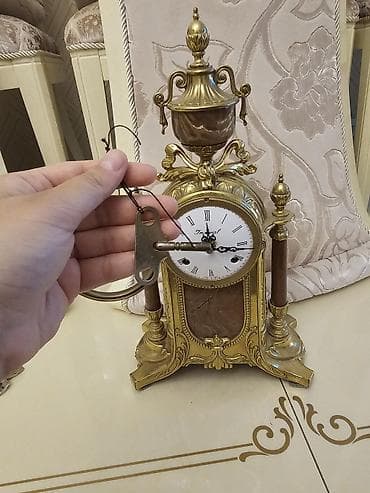 Şəxsi əşyalar: Orijinal Lancini Imperial masaüstü saat dəsti (1 saat + 2 şamdan) — 2