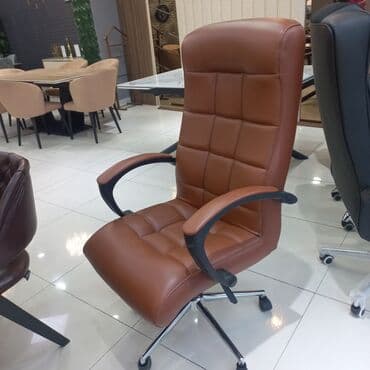 кресло для компьютера: Новый, С колесиками, Рукояти не регулируются, Кожа — 6