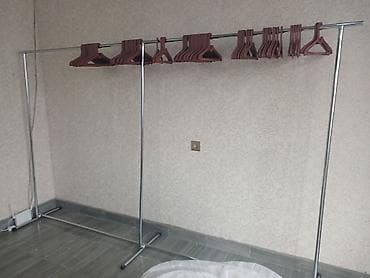 Полочные витрины: Metal geyim asılqanı – mağaza və ev üçün vesilkalael 50 eded usdunde — 2