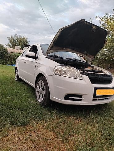 santa fe 2008: Chevrolet Aveo: 1.4 l | 2010 il 263000 km Sedan — 4