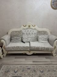 məcməyi nədir: Klassik üslubda zövqlü divan Frnasa istehsali - Rəng: krem-bej — 3