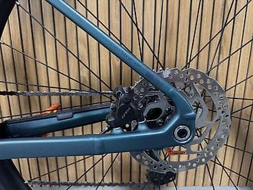 dvd disk: Gravel/All-road velosiped - Yüngül və möhkəm alüminium şassi, içdən — 2