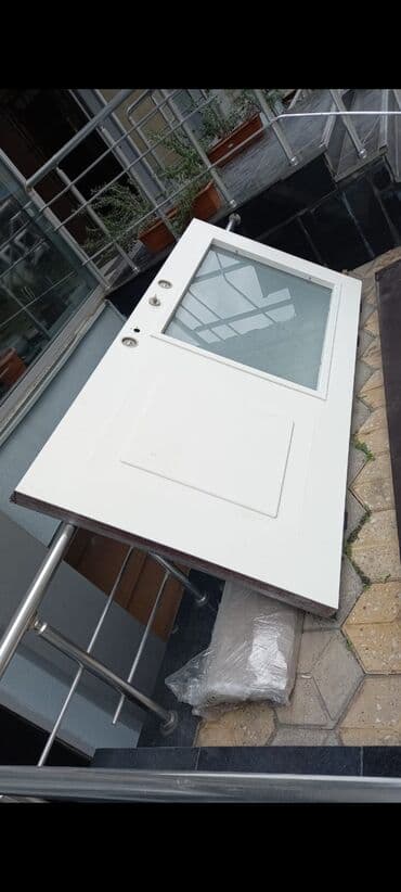 plastik qapılar işlənmiş: İşlənmiş Giriş qapısı 90x230 sm Zəmanətsiz, Ödənişli quraşdırma, Ünvandan götürmə — 9