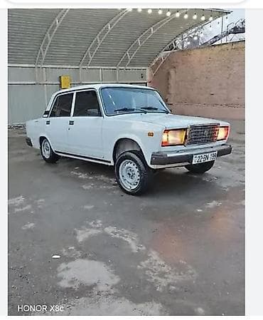 chery a 21: VAZ 2107, ağ rəng, sedan kuzov. - Mühərrik: benzin, arxaötürücülü — 1