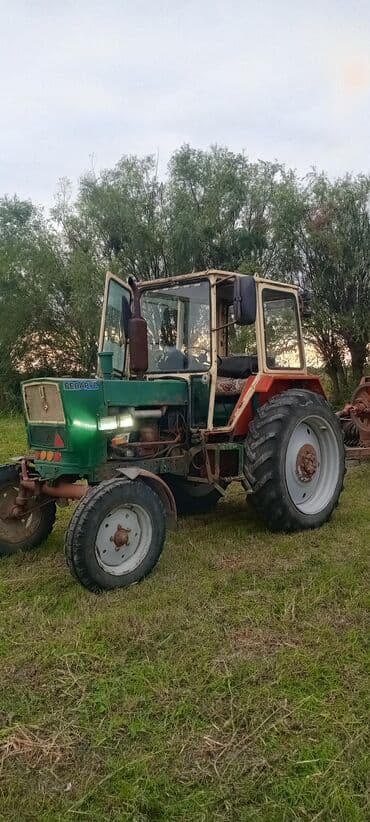 traktor teker satisi: Belarus MTZ traktoru - Kabinəli, ön təkərli konstruksiya - Dizel — 7