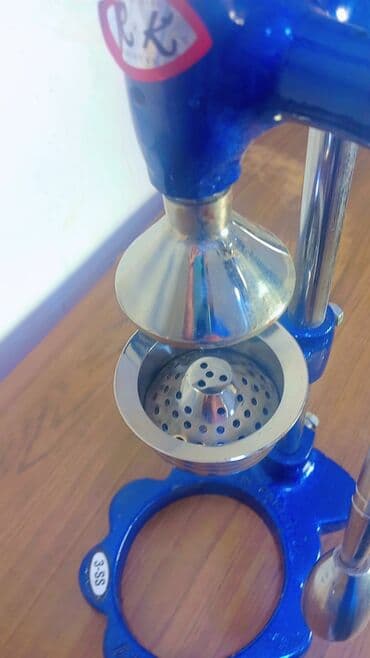 Çörək qabları: Mexanik sitrus şirəçəkən (press) - Masaya qoyulan, qolu ilə mexaniki — 1