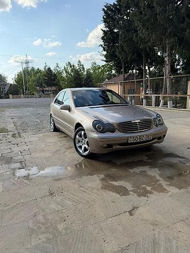 mersedes qapi: Mercedes-Benz C-Class sedan (W203) - Kuzov: 4 qapılı sedan — 1