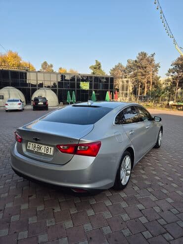 Şarj cihazları: Chevrolet Malibu sedan - Gümüş rəngli, aerodinamik kuzov, LED gündüz — 12