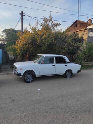 авто запчасти ваз 2110: VAZ 2107, ağ rəng, sedan kuzov. Texniki xüsusiyyətlər: - — 2