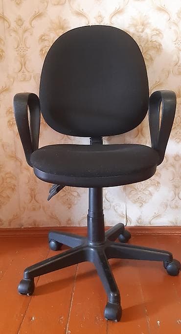 stul plastik: Ofis kreslosu – qara rəng - Korpus: plastik baza və 5 təkərli ulduz — 1