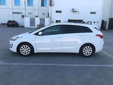 d2s led: Hyundai i30 wagon – ağ rəngdə, praktik və iqtisadi ailə avtomobili — 1