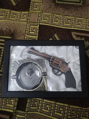 Hədiyyəlik dəst: Revolver formalı qazlı alışqan + külqabı - Dizayn