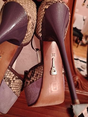 qırmızı ayaqqabı: Qadın yüksək daban ayaqqabıları – 2 cüt 1) Qırmızı klassik tufli - — 5