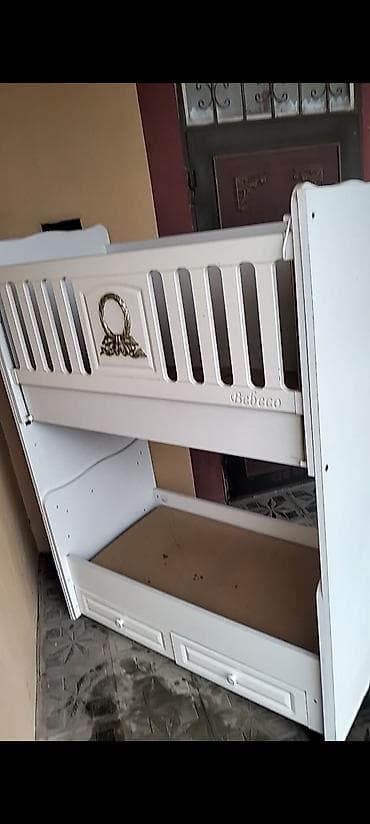 Oğlan və qız üçün, Dördbucaq, Beşik, Dəstsiz, Matrassız, Yellənmə mexanizmsiz