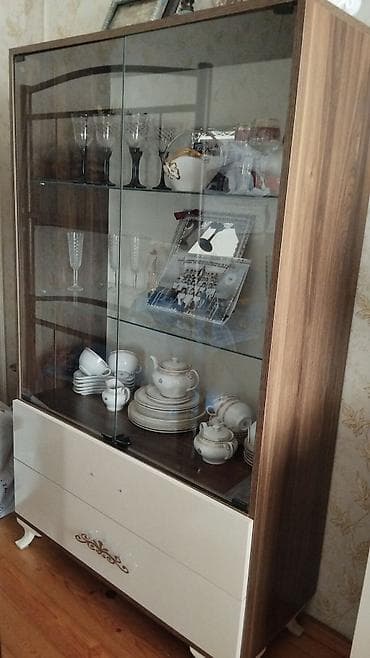 bufet: Qonaq otağı mebelləri dəsti Tərkibi: - 3 nəfərlik, yumşaq arkalı və — 2