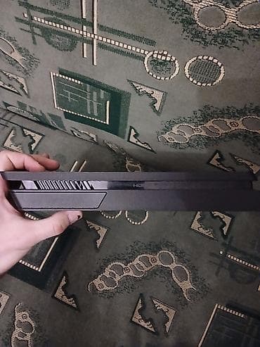 telefon gence: Sony PlayStation 4 Slim oyun konsolu + 2 ədəd DualShock 4 pultu dəsti — 7