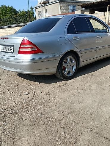 nomre altligi: Mercedes-Benz C‑Class (W203), gümüşü rəng. - Kuzov: sedan, klassik — 9
