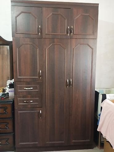 Qapalı dolab – tünd qoz rəngli, çoxbölməli - Material: laminat/MDFlam