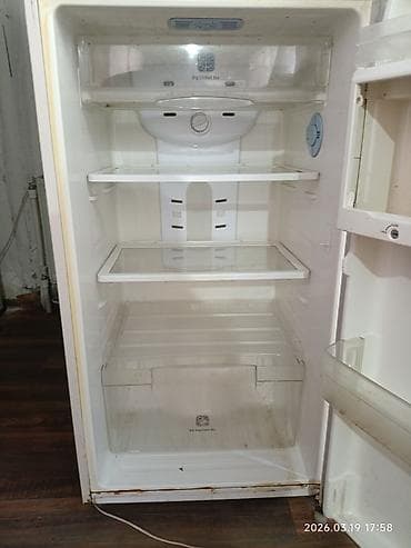 Duxovkalar: 2 qapılı Samsung Soyuducu Satılır, rəng - Ağ — 3