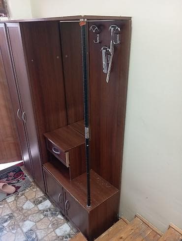 dolab ucuz: İşlənmiş, 2 qapılı, Qəhvəyi, Digər material, Açılan, Künc dolab — 1