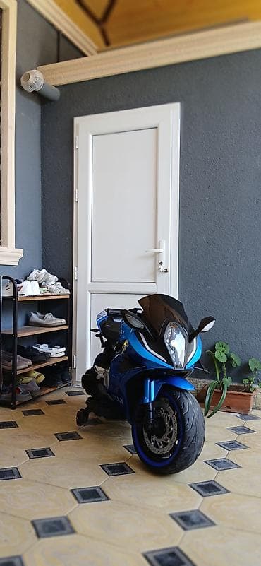oğlan profil şekilleri: Uşaq elektrik motosikleti – idman üslublu, mavi rəng - Realistik — 8
