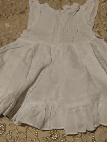 ziyafet geymleri: Məhsul paketi: ayaqqabı və geyim 1) Qırmızı idman ayaqqabıları - — 16