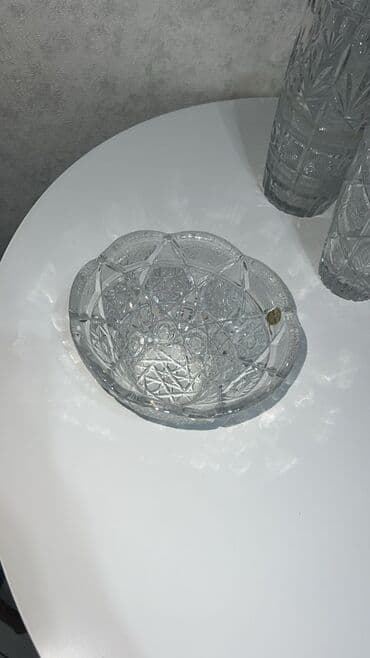 Xrustal kəllə-kürə qab - Material: Xrustal - Dizayn: dərin relyefli lalafo.az -da Xrustal kəllə-kürə qab - Material: Xrustal - Dizayn: dərin relyefli