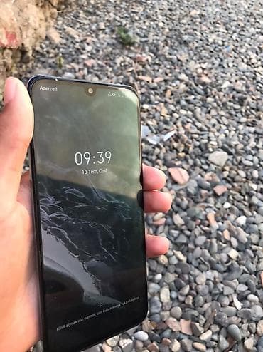 ren: Smartfon – üçlü arxa kamera modulu və 50 MP əsas kamera — 2