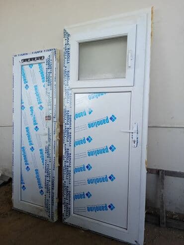 Plastik qapı, çox az istifadə olunub təzədən seçilmirler, 2eded var