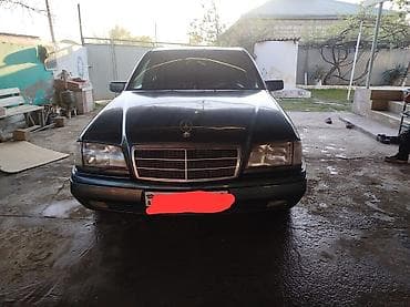 Mercedes-Benz C-Class (W202) sedan Xüsusiyyətlər: - Kuzov: sedan