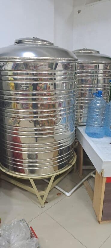işlənmiş cənlər: Bak, Metal, 1000 l l, İşlənmiş, Ünvandan götürmə — 2