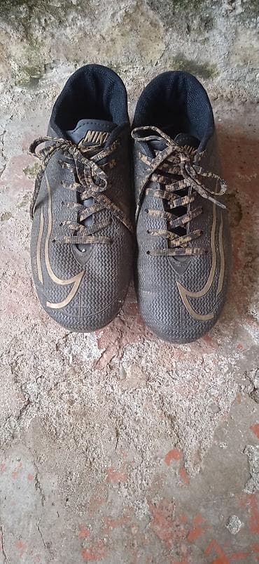 kreditle idman aletleri: Butslar Nike, Ölçü: 39, İşlənmiş — 1