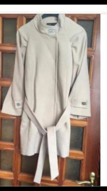 don şəkilləri çəkmək: - Kəsmə naxışlı qədəh dəsti: 5 ədəd şüşə qədəh. Hər birinin üzərində — 10