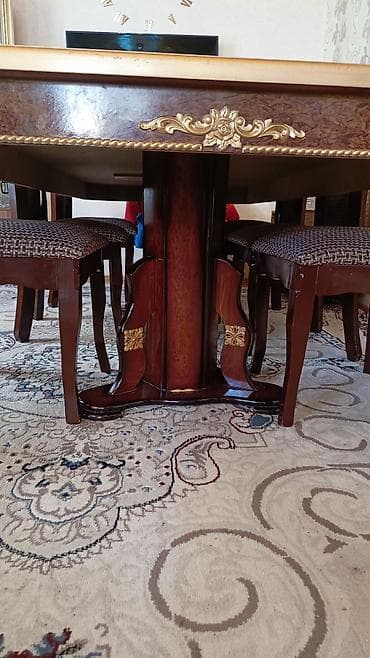 agac satilir: Qonaq otağı üçün, Açılmayan, Dördbucaq masa, 8 stul — 2