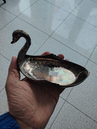 Avtomobil modelləri: Виниадная фигура Лебедь — 1