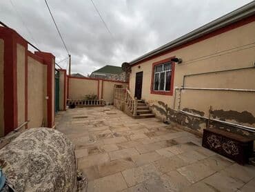 heyet evlerinde bulaq: Həyət evi - Tam mühafizə olunmuş hasarlı ərazi, geniş dəmir darvaza - — 2