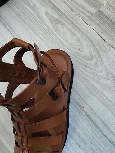 basanoşkalar 2023: Qadın sandaleti – qəhvəyi gladiator üslubu - Brend: Zara - Ölçü: 38 — 2