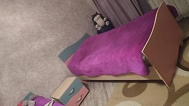 Oğlan və qız üçün, Təknəfərlik çarpayı