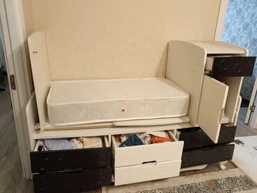 мох: Для девочки и мальчика, Б/у, Четырехугольная, Колыбель, Без бортиков, С матрасом, С механизмом качания — 2