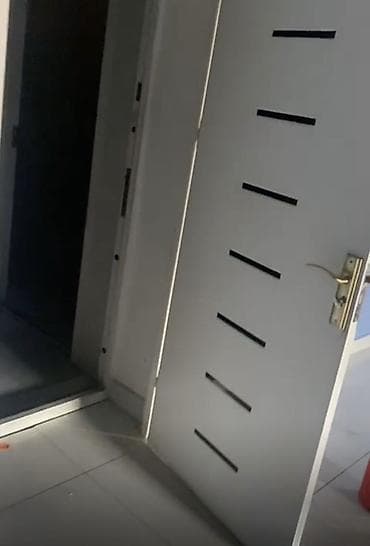 Qapılar 4 eded var biri 70 azn di
Anca Whatsapp işleyir 050 793 09 09