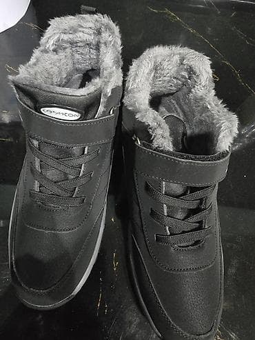 Krasofkalar və idman ayaqqabıları: Qış üçün isti kişi krossovkası/çəkməsi - Rəng: qara - Ölçü: 41 - — 3