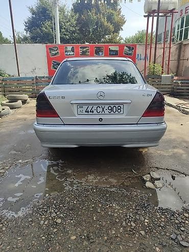 r18 mercedes: Mercedes-Benz C-Class (W202) sedan – gümüşü rəng. Xüsusiyyətlər: - — 5