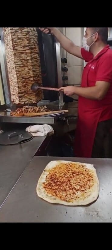 donerci is elanlari: Dönerçi iṣi axtariram. 16 ildir donerci isleyirem.Mal eti toyug eti — 1